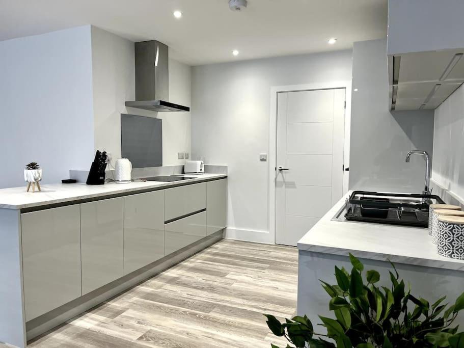 Willa Luxury 3 Bed House W Parking & Garden! 1 Bournemouth Zewnętrze zdjęcie